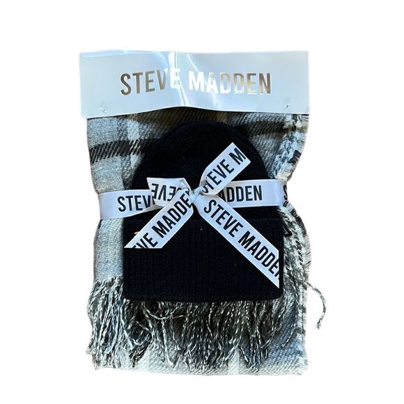 NEW Steve Madden Hat And Scarf Set - Picture 1 of 5